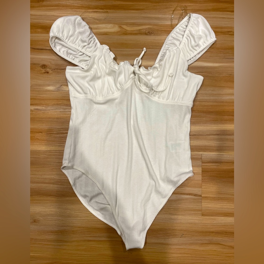 Cute wild fable body suit top!